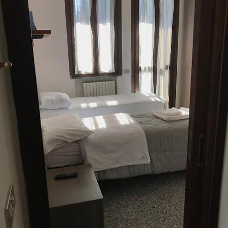 Camera Con Bagno Mirjana Cislago Экстерьер фото
