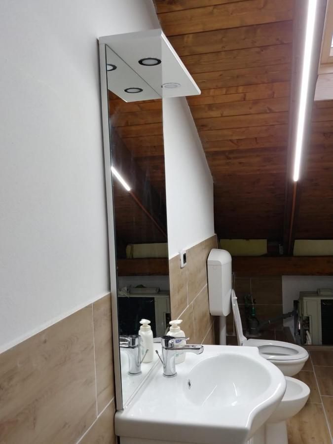 Camera Con Bagno Mirjana Cislago Экстерьер фото