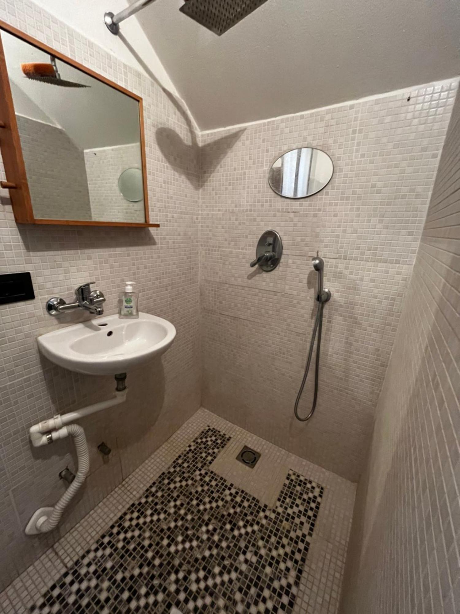 Camera Con Bagno Mirjana Cislago Экстерьер фото